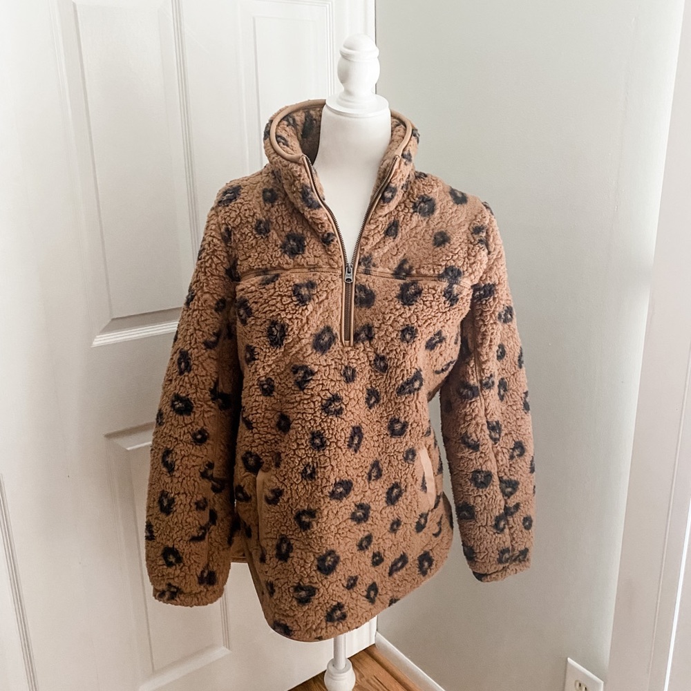 Abercrombie & Fitch Teddy Leopard High Low Pullover